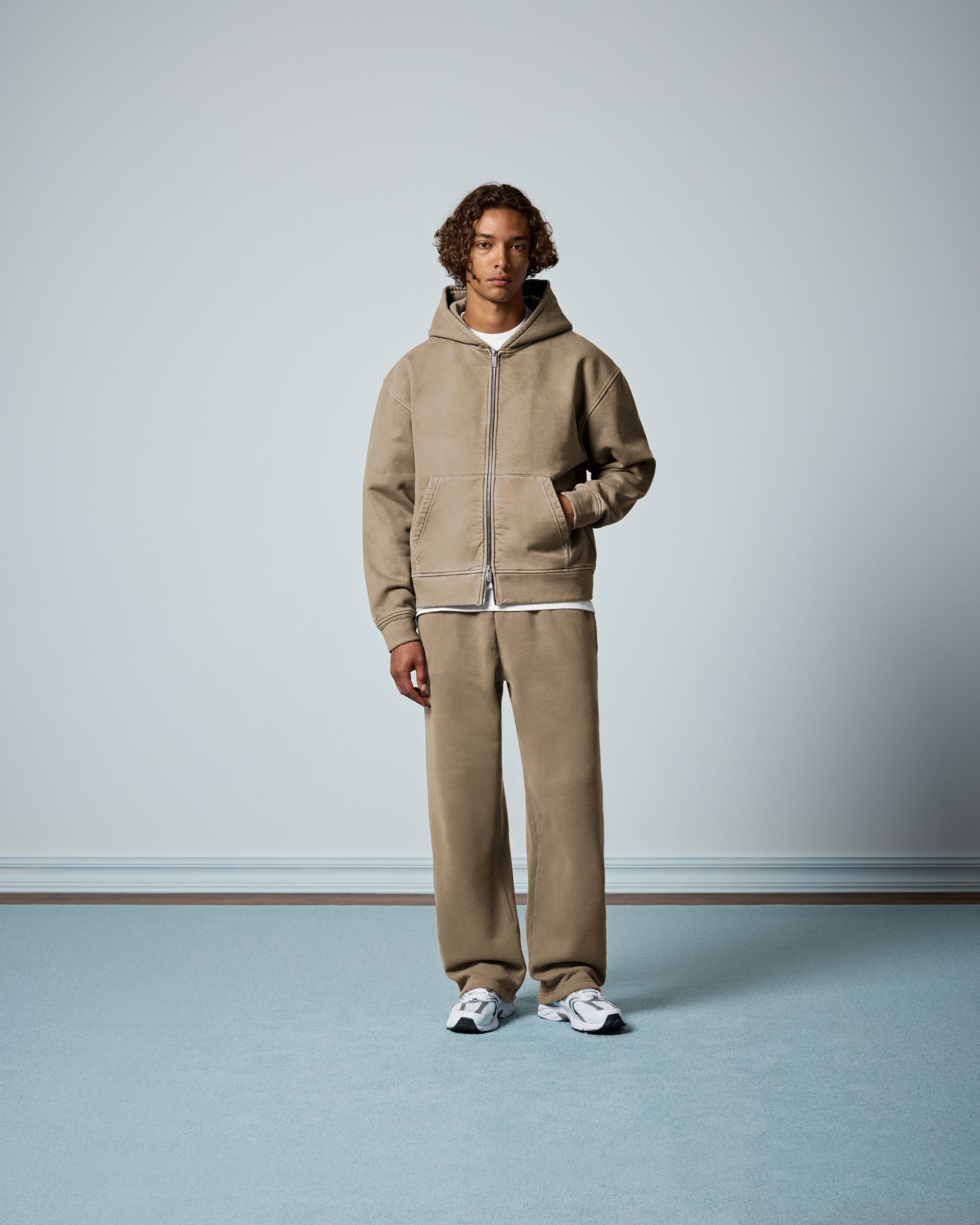 eightyfive-signature-heavy-zip-hoodie-washed-taupe-oversized image 4
