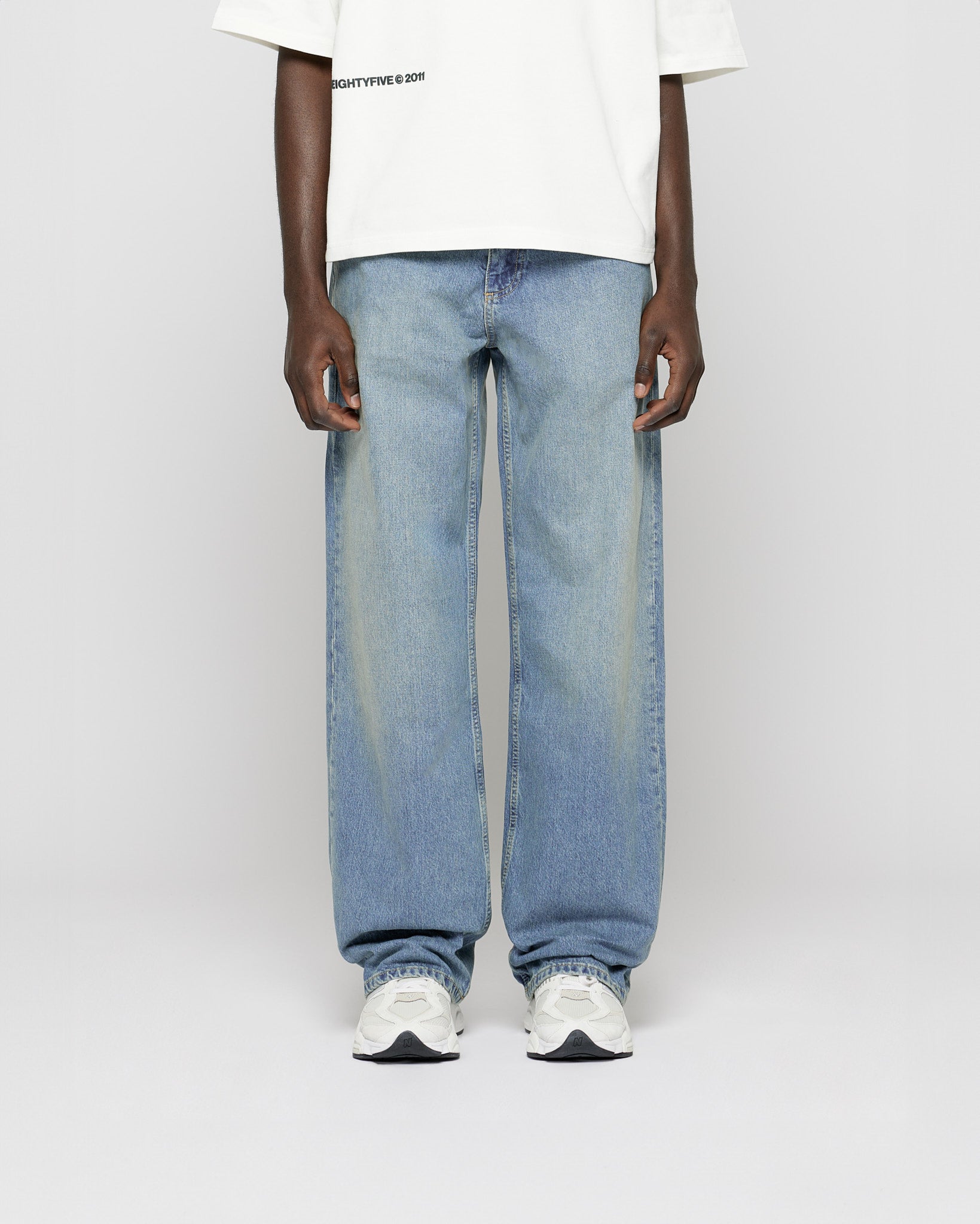 eightyfive-loose-denim-jeans-aqua-blue-loose-fit image 3