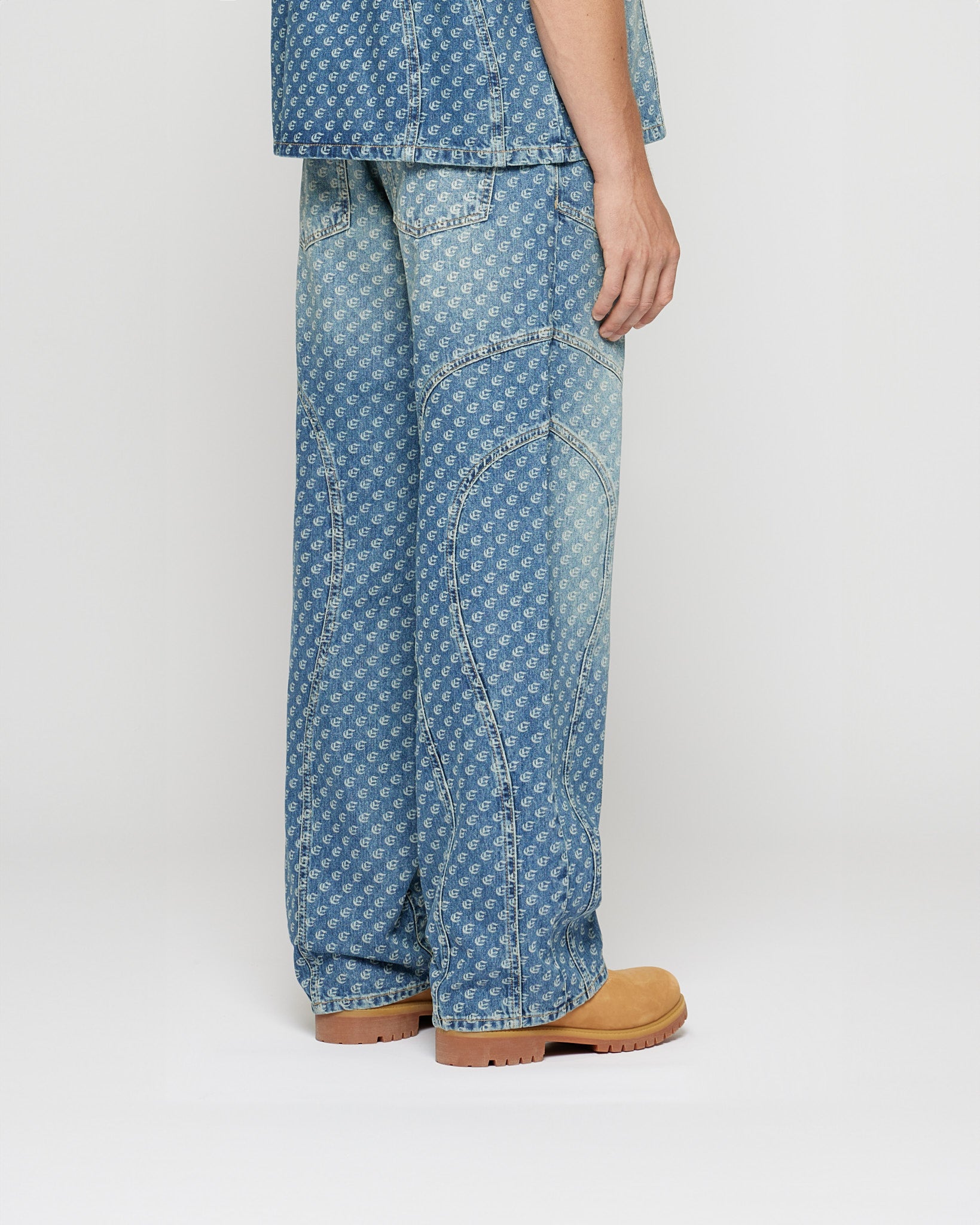 eightyfive-monogram-loose-denim-jeans-aqua-blue-loose-fit image 4