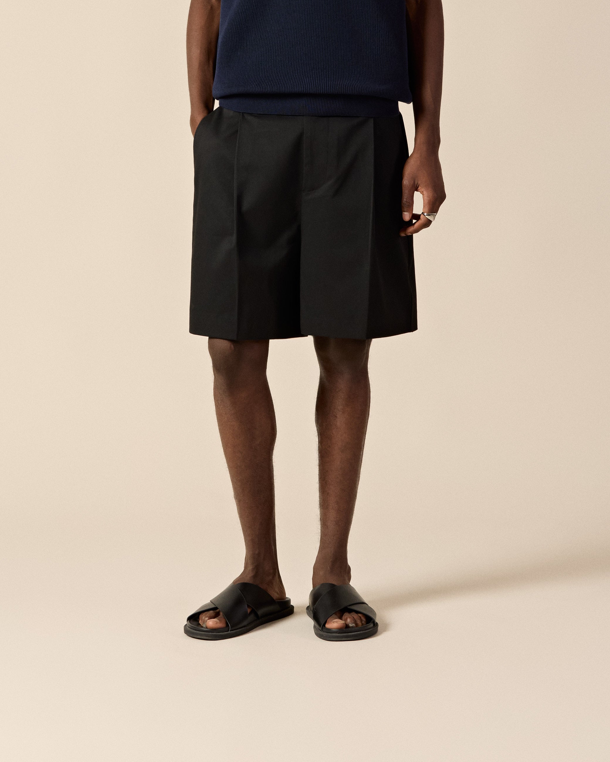 eightyfive-tailored-shorts-herren-schwarz-relaxed-fit image 3