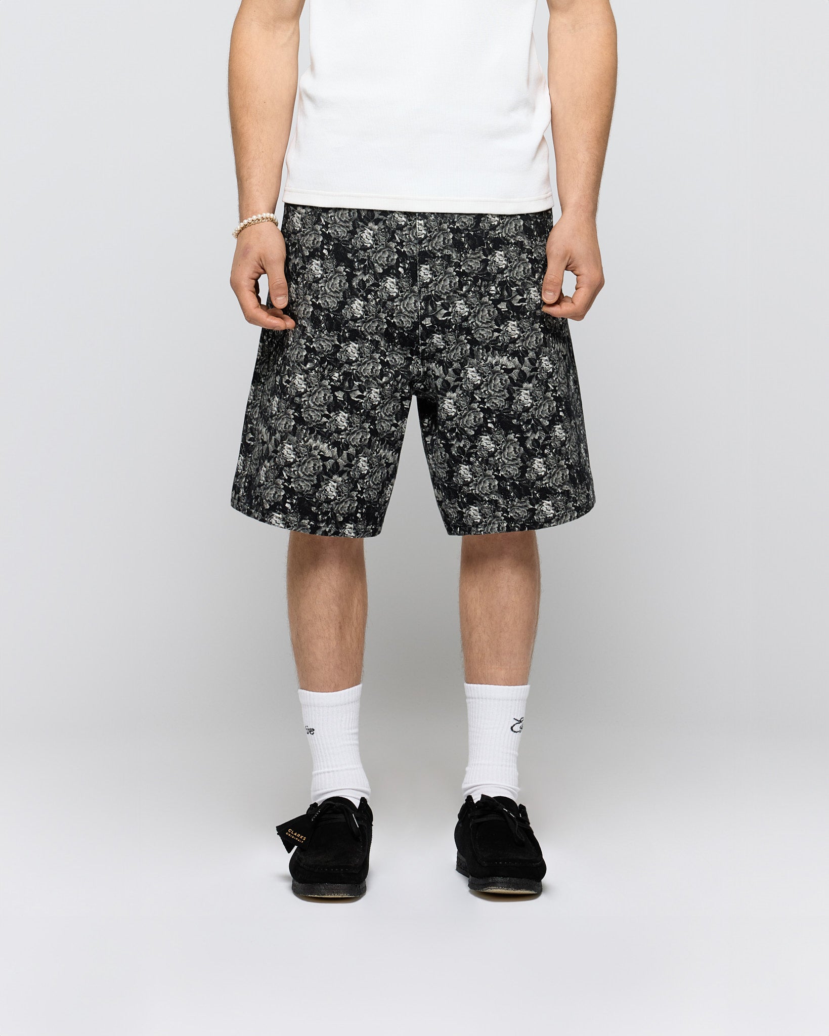 eightyfive-flower-jorts-shorts-black-baggy-blumenprint image 2
