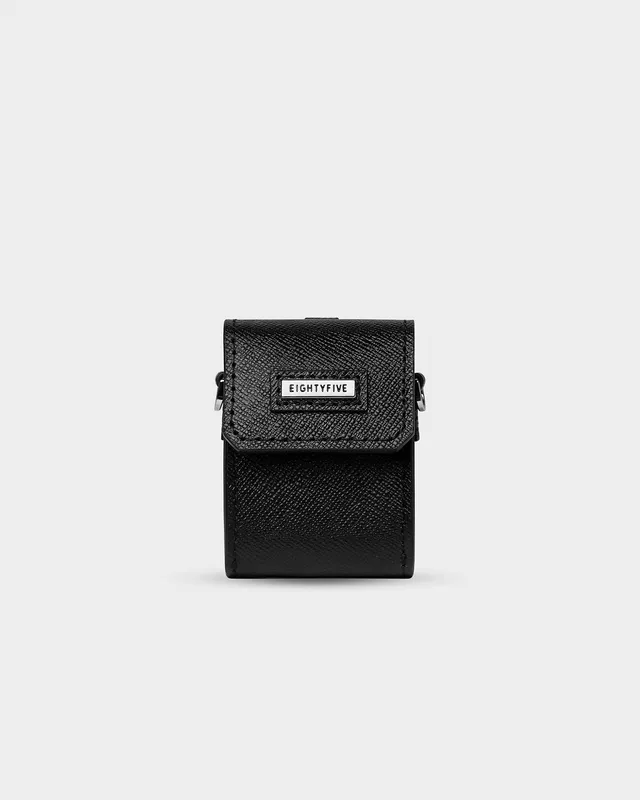 eightyfive-leather-airpod-case-h-lle-schwarz-saffiano-leder image 1