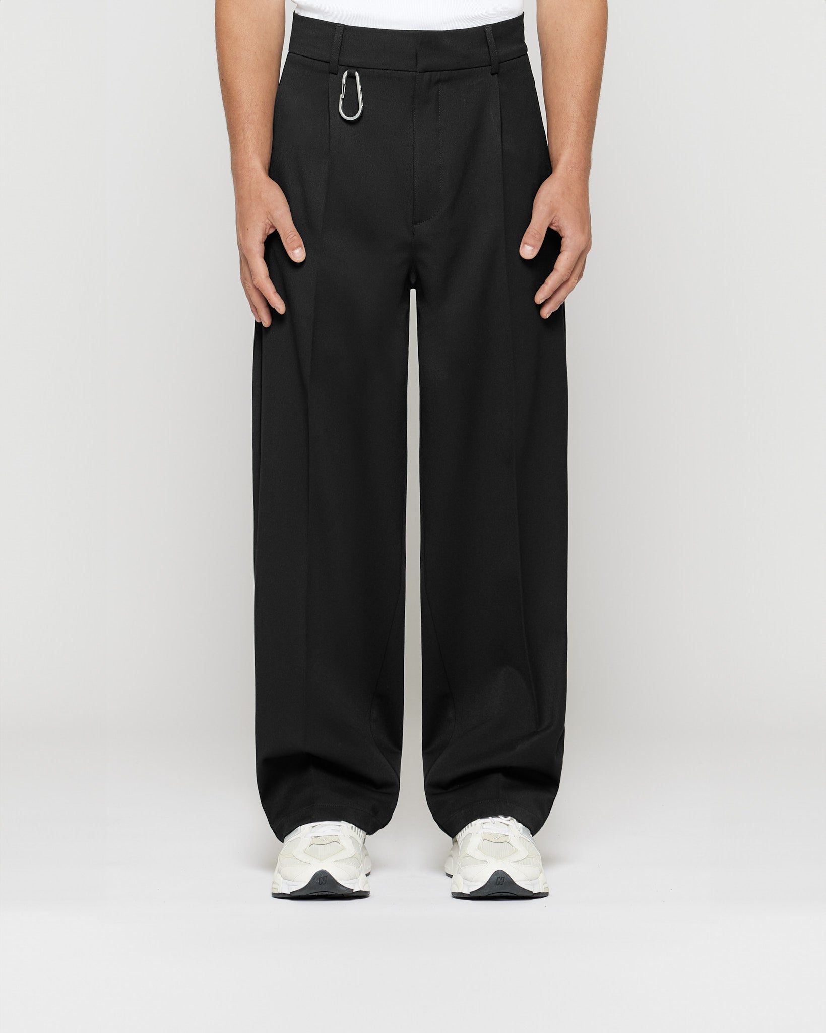 eightyfive-pleated-baggy-tailored-pants-schwarz-b-gelfalte image 2