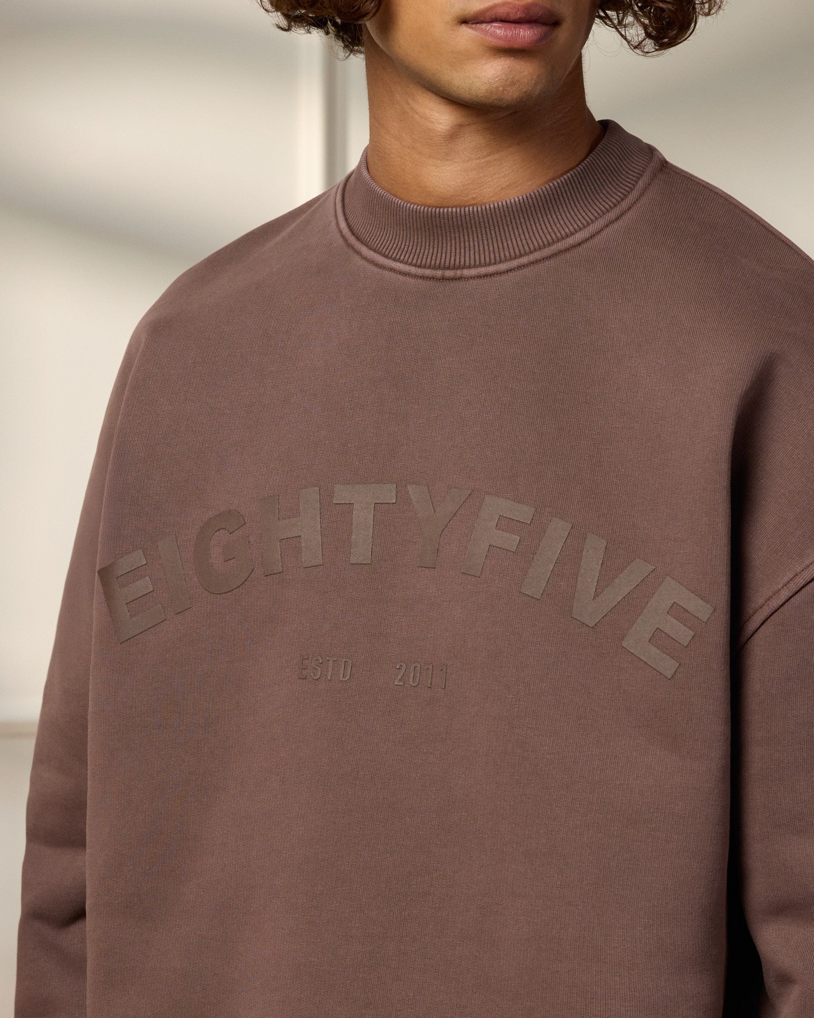eightyfive-90s-sports-sweater-brown-oversized-pullover image 7