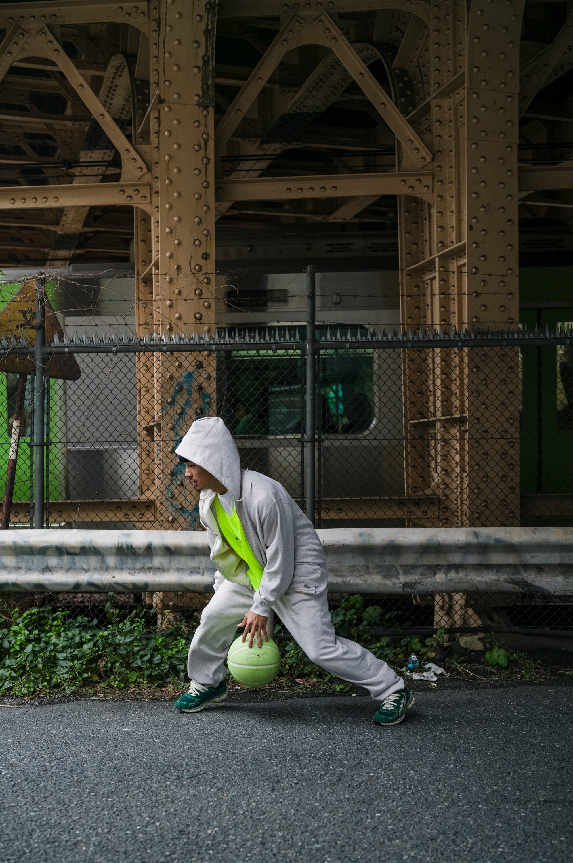 ballaholic-small-logo-sweat-pants-ash-grau image 3