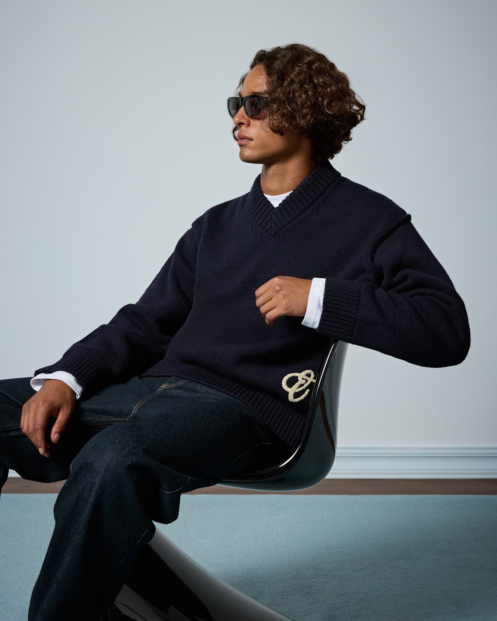 eightyfive-tops-wool-blend-v-neck-pullover-navy image 6