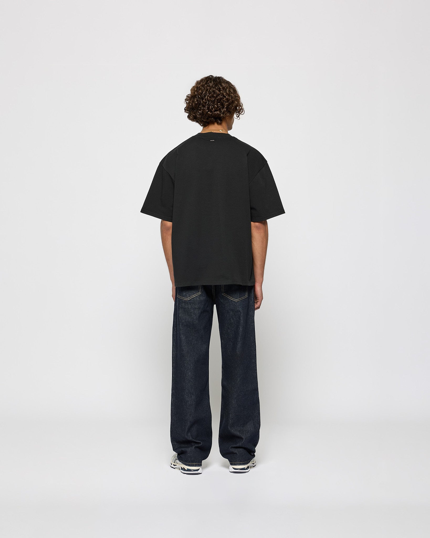 eightyfive-tops-signature-light-t-shirt-black-oversized-220gsm image 5