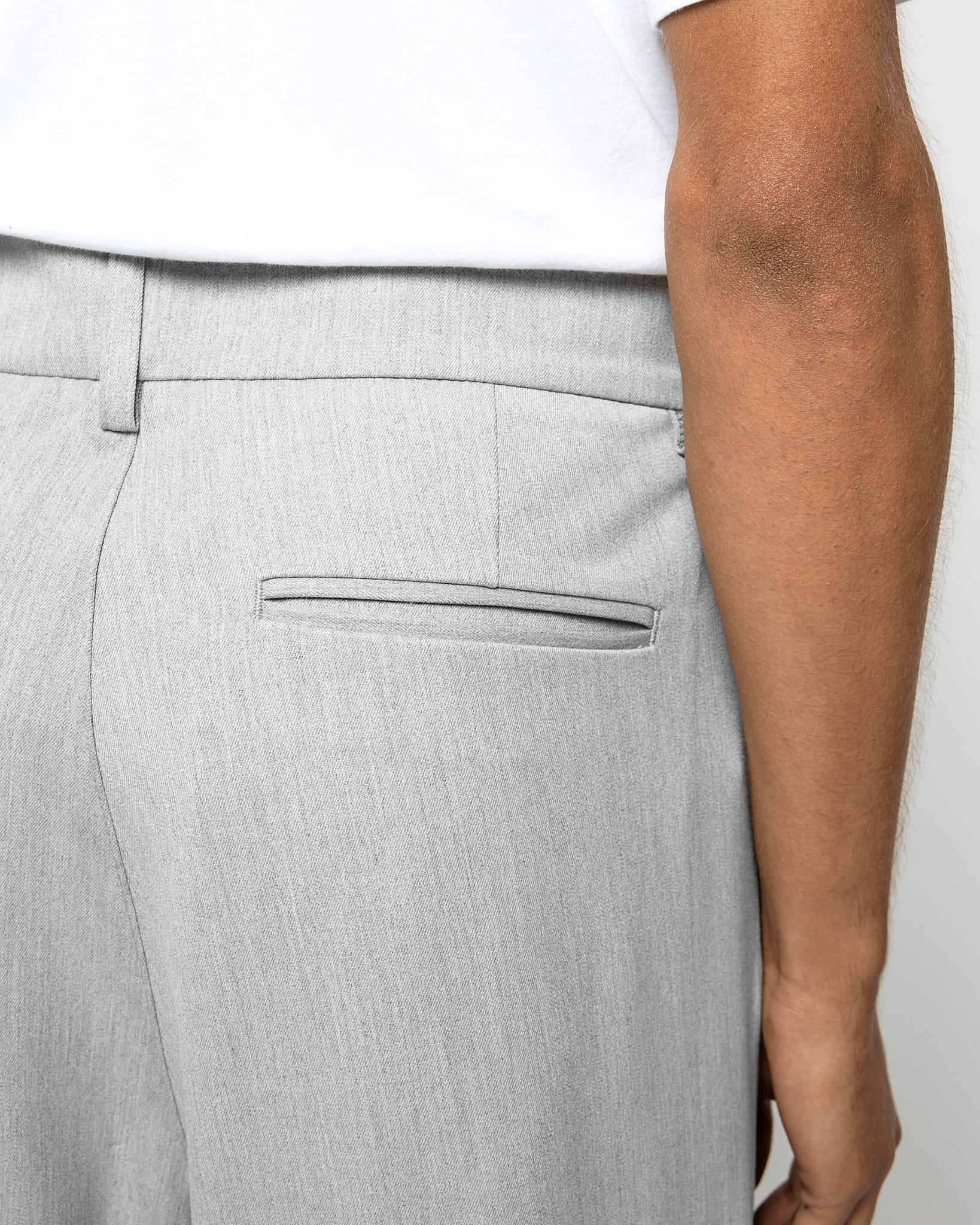 eightyfive-pleated-baggy-tailored-pants-hose-grey image 7