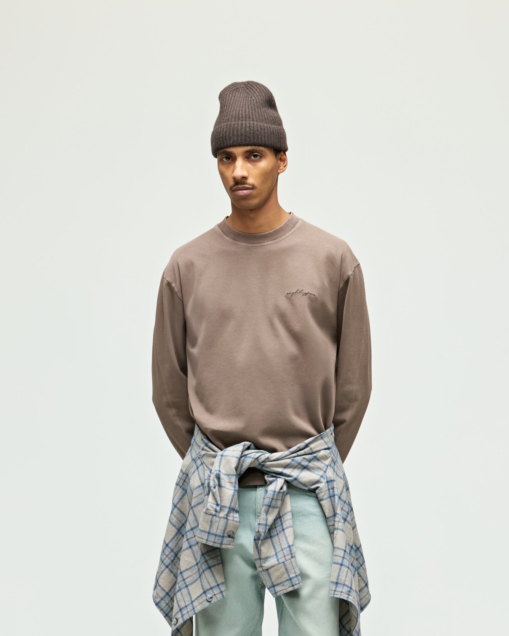 eightyfive-embroidered-longsleeve-washed-brown-stickerei image 3
