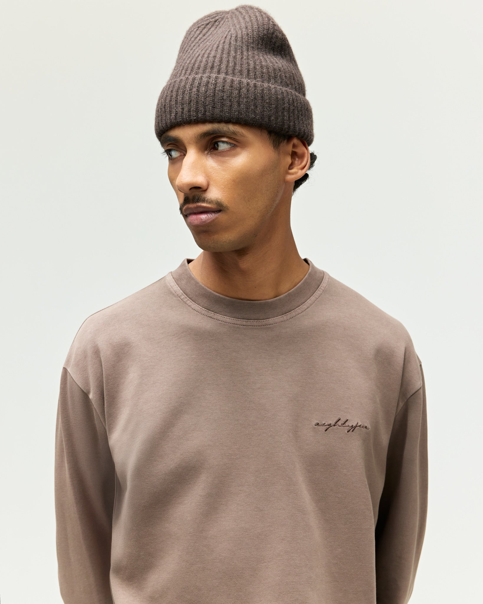 eightyfive-embroidered-longsleeve-washed-brown-stickerei image 7