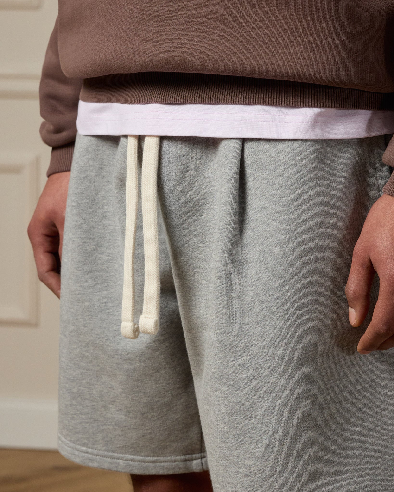 eightyfive-bottoms-pleated-sweatshorts-sporty-grey-relaxed image 6